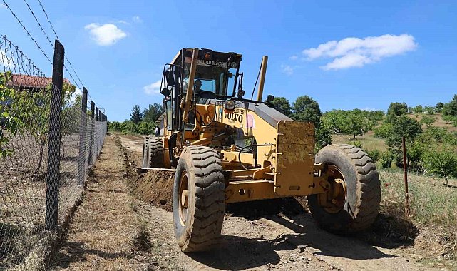 Turgutlu Belediyesinden 37 kırsal mahalleye yol desteği