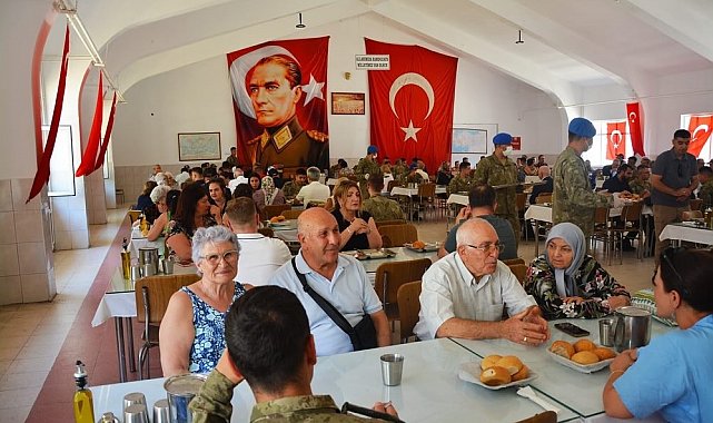 Türk Kara Kuvvetleri'nin 2234'üncü kuruluş yıl dönümünde şehit aileleri ve gaziler onuruna yemek düzenlendi