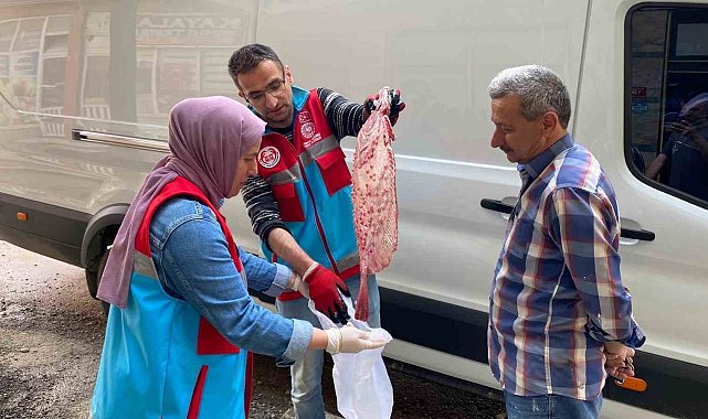 Türkeli'de kaçak avlanan 363 kalkan balığı vatandaşa dağıtıldı