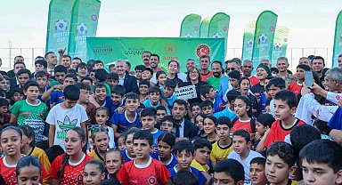 Türkiye'de bir ilk olan Muhtar Cup Futbol turnuvası başladı