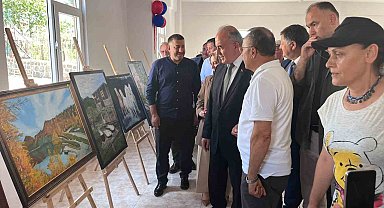 Ulubey'de 'Anlamlı Renkler' resim sergisi açıldı