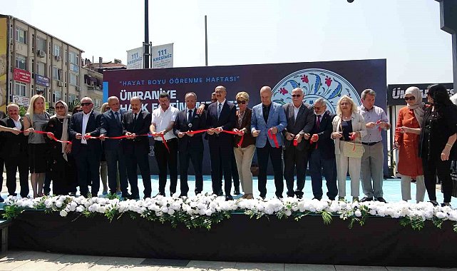 Ümraniye'de 'Halk Eğitimi Merkezi Yıl Sonu Sergisi' açıldı