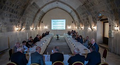 Üniversite Senatosu Mama Hatun Külliyesi'nde toplandı