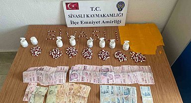 Uşak'ta 3 uyuşturucu satıcısı tutuklandı