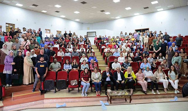 Vali Aydoğdu, İngilizce ve matematik branşlarında görev yapan öğretmenlerle bir araya geldi