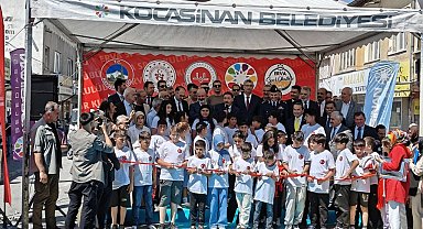 Vali Çiçek: "ERVA Spor Okulu öğrencilerimizin hep arkasında olacağız"