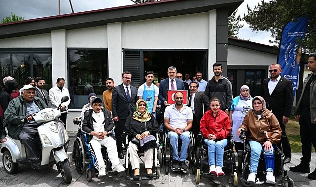 Vali Çiftçi, engelli vatandaşlarla bir araya geldi