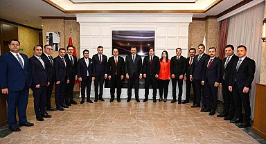 Vali Çiftçi'den kaykamam ve vali yardımcılarına veda yemeği