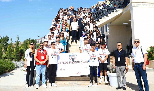 Vali Hatipoğlu, öğrencilerle bir araya geldi