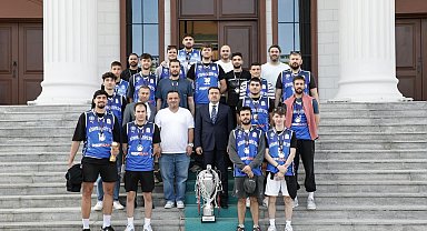Vali Musa Işın'dan Kütahya Belediyespor Basketbol Takımına tebrik