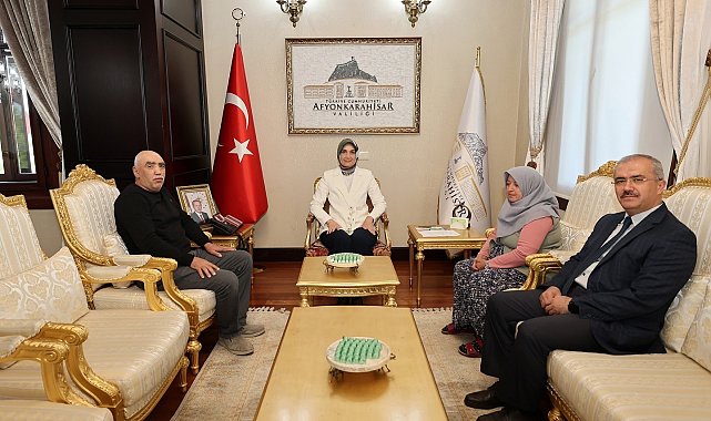 Vali Yiğitbaşı, şehit ailesini makamında ağırladı