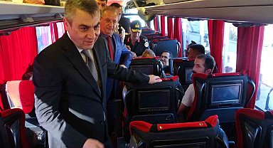 Vali yolcuları tebrik etti, ceza yiyen otobüsün sürücüsünü uyardı