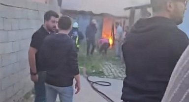 Van'da odunluk yangını