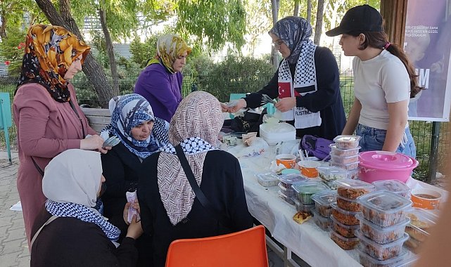 Vanlı kadınlardan Gazze için 'hayır çarşısı'