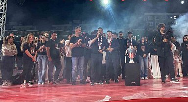 Vanspor FK'nın şampiyonluğu coşkuyla kutlandı