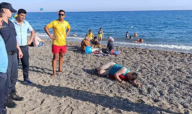 Vatandaşlar kurtardığı kadın boğulma tehlikesi atlattı