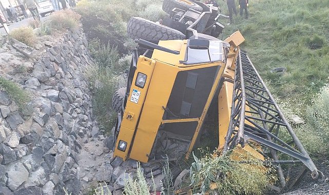 Vinç operatörü kurtulmaya çalışırken canından oldu