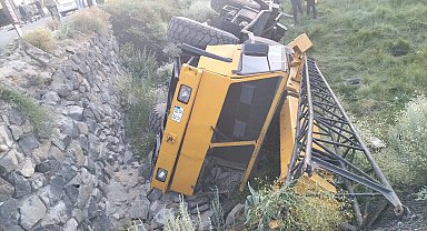Vinç operatörü kurtulmaya çalışırken canından oldu