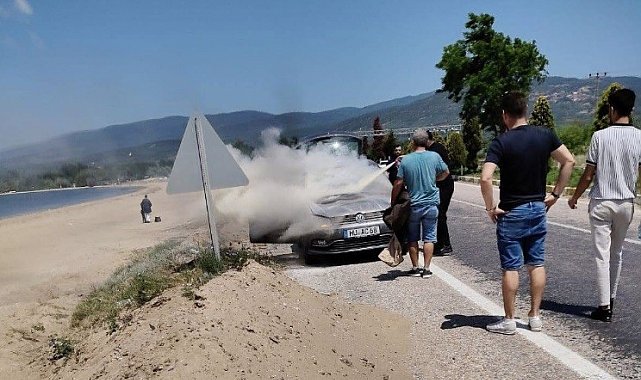 Yabancı plakalı araç alev alev yandı