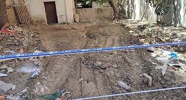 Yalnız yaşayan yaşlı kadının evinden 13 kamyon çöp çıktı