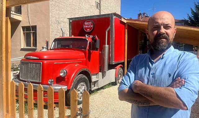 Yarım asır boyunca kilometrelerce yük taşıyan tırda şimdi leziz kahveler pişiyor