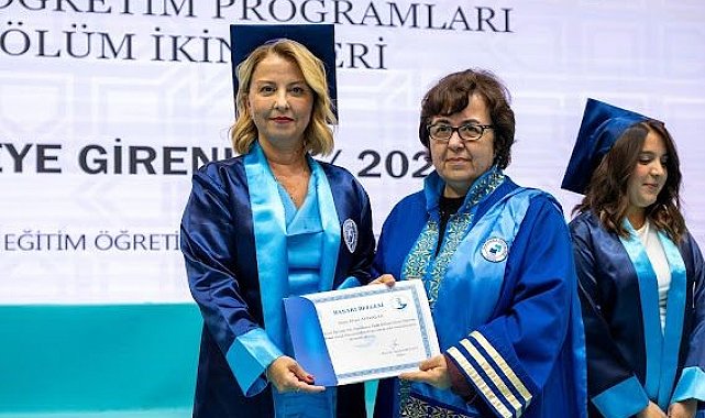 Yarım kalan üniversite hayalini 51 yaşında 2.'likle tamamladı