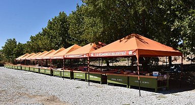 Yarışlar Kenti Magnesia'da Tarihi Köy Pazarı hazırlığı