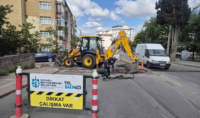 Yaya ve araç trafiği için yapım ve onarım hamlesi