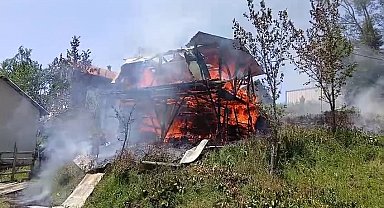 Yayla evi alev alev yandı