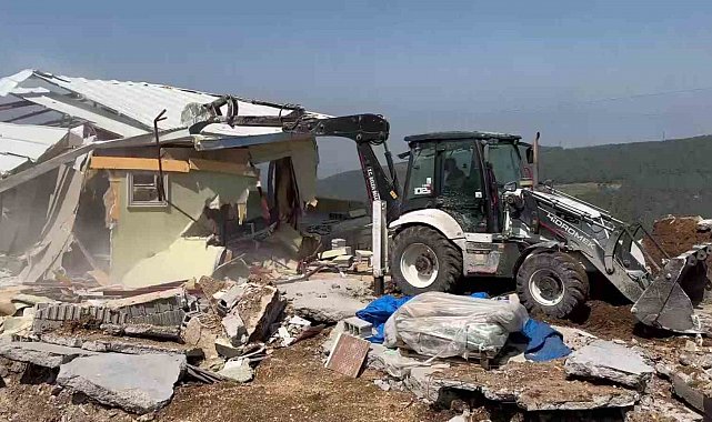 Yaylalara inşa edilen kaçak betonarme yapılar yıkıldı