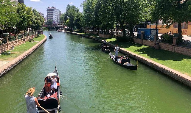Yaz mevsiminin gelmesiyle gondol turlarına talep arttı