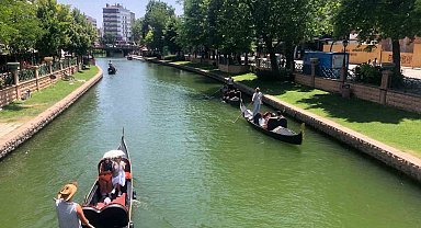 Yaz mevsiminin gelmesiyle gondol turlarına talep arttı