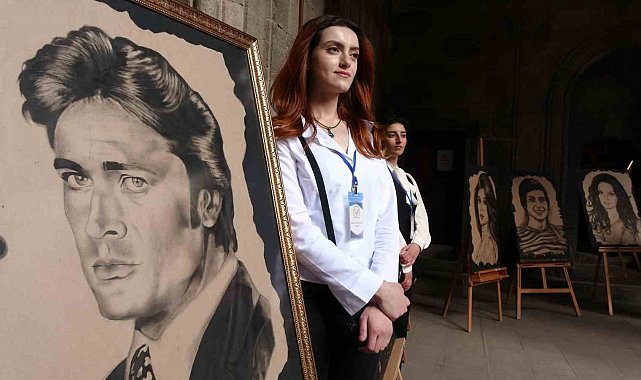 Yeşilçam filmlerinin unutulmaz isimlerinin portrelerini çizdiler