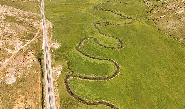Yeşillik içindeki menderesler havadan görüntülendi