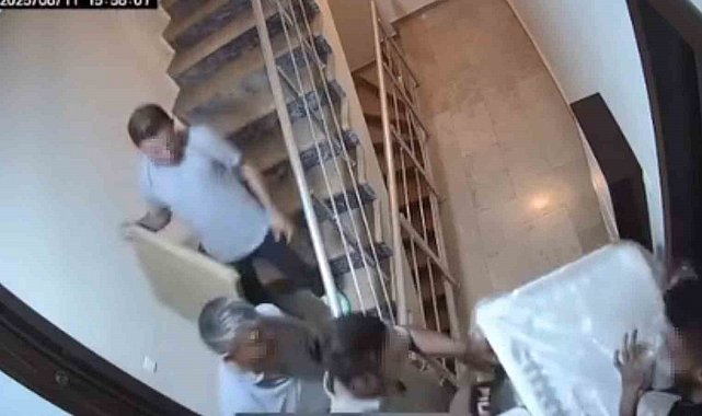 Yetkili servisin çalışanları beyaz eşya getirdi, terlik çaldı