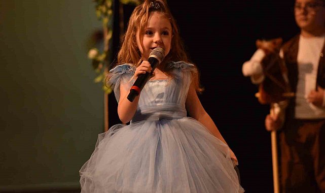 Yıldırımlı miniklerin mezuniyet sevinci