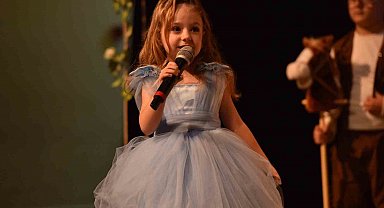 Yıldırımlı miniklerin mezuniyet sevinci