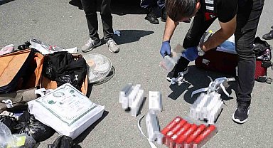 Yolcu otobüsündeki valizden kaçak sigara çıktı