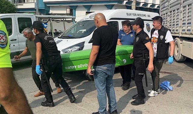 Yolun karşısına geçerken tırın çarptığı kadın hayatını kaybetti