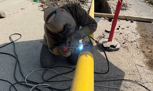 Yüksekova Pizok evlerine doğalgaz hattı çekilmeye başladı