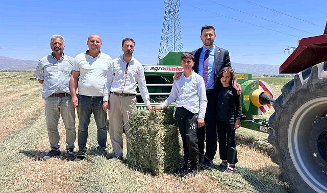 Yüksekova'da imece geleneği makineleşmeye geçiş yaptı