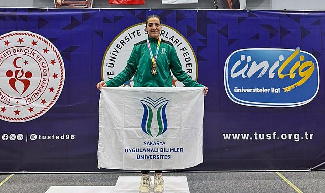 Yumruklarını altın madalya için sıraladı