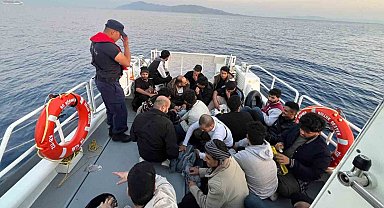 Yunanistan düzensiz göçmenleri lastik bota bindirerek ölüme itti