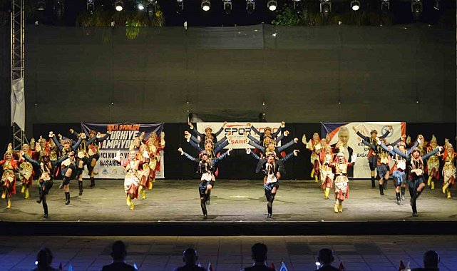 Yunusemre Belediyespor halk oyunlarında Türkiye ikincisi oldu