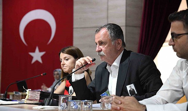 Yunusemre Millet Çarşısına Ferdi Zeyrek ismi verildi