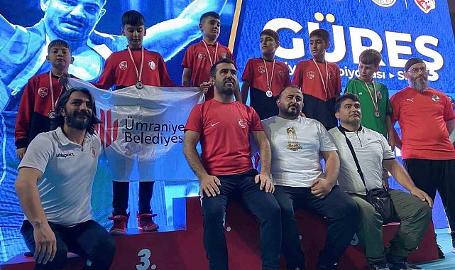 Yunusemreli güreşçiler Türkiye şampiyonu oldu