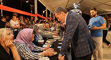 Zeytinburnu Belediyesi'nin düzenlediği 26'ncı Merkezefendi Geleneksel Tıp Festivali renkli görüntülere sahne oldu