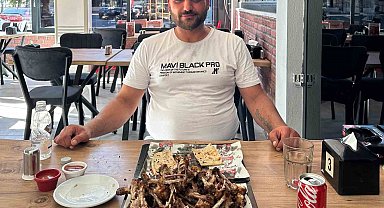 1 saatte 100 kanat yiyip üstüne 15 bin lira kazandı