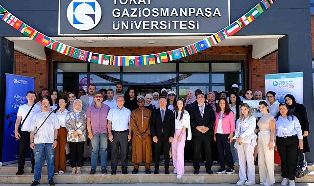 13 ülkeden 19 öğrenci Türkçe ve Türk kültürüyle buluştu