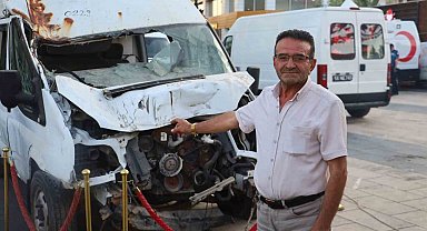 15 Temmuz darbe girişiminde hasar gören minibüs Sivas'ta sergileniyor